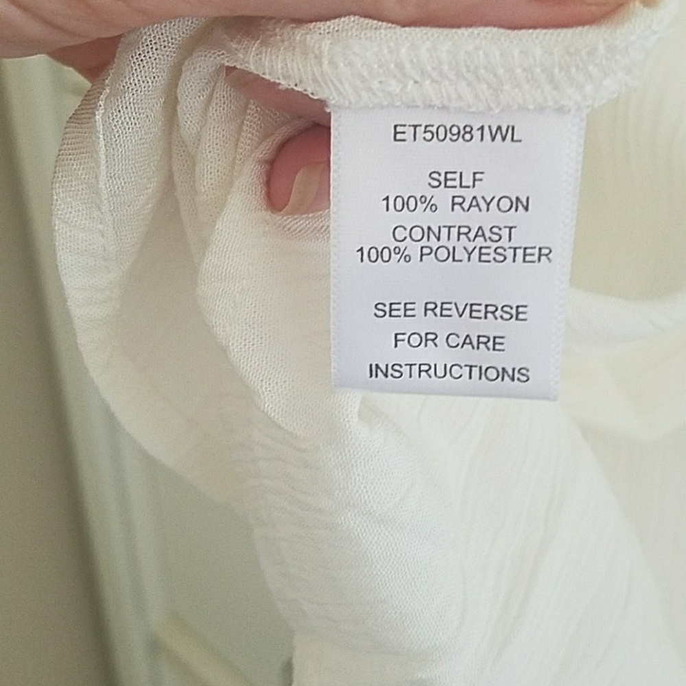 💕HOST PICK 💕 9/5 Gorgeous Sleeveless Trapeze Top - Picture 6 of 7