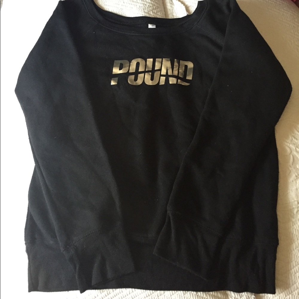 Black sweatshirt