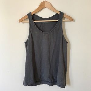 Everlane "The Texture Tank" in gray