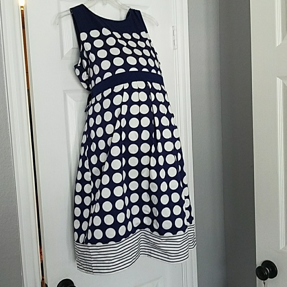 Beautiful navy maternity dress worn once!