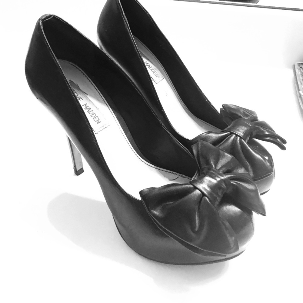 Steve Madden Black heels