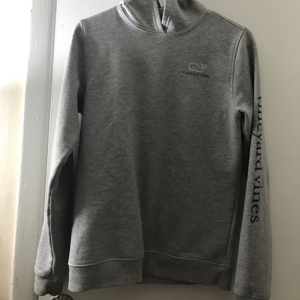 Grey vineyard vines hoodie