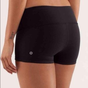Lululemon black boogies shorts