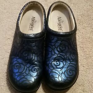 Alegria slip on clogs 39