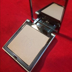 ⬇️⬇️💄Urban Decay The Illuminizer💄