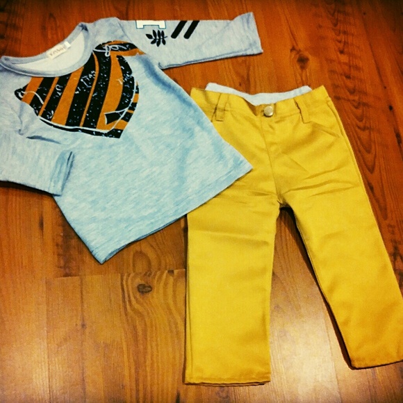 Sweater and pants set - Picture 2 of 2