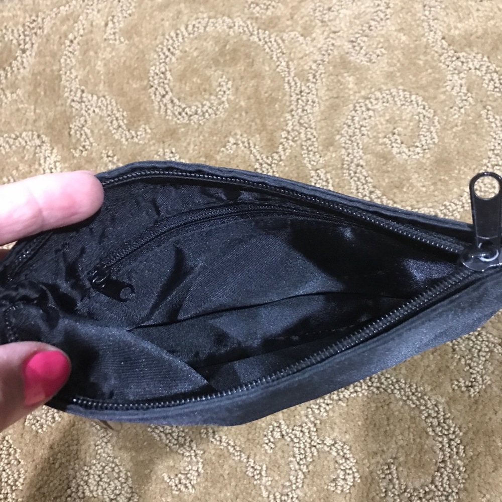 👛 - Picture 3 of 3