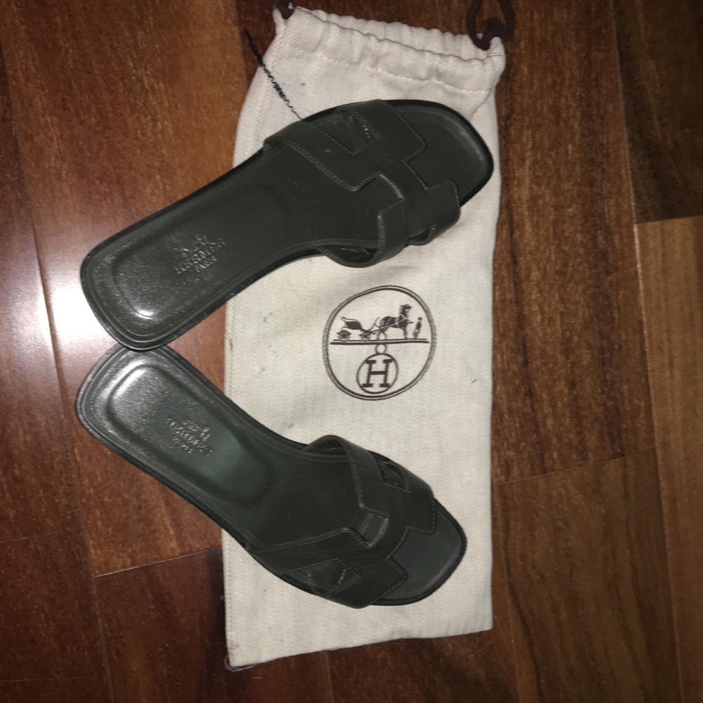*SOLD* Hermes Oran Sandals