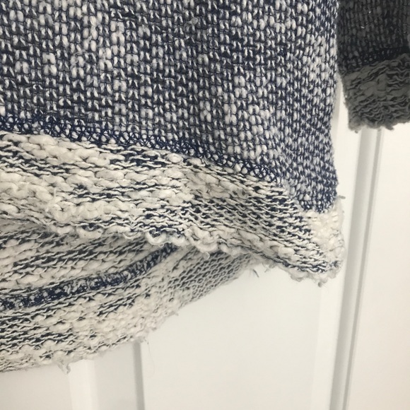 Jessica Simpson blue & white sweater - Picture 4 of 5