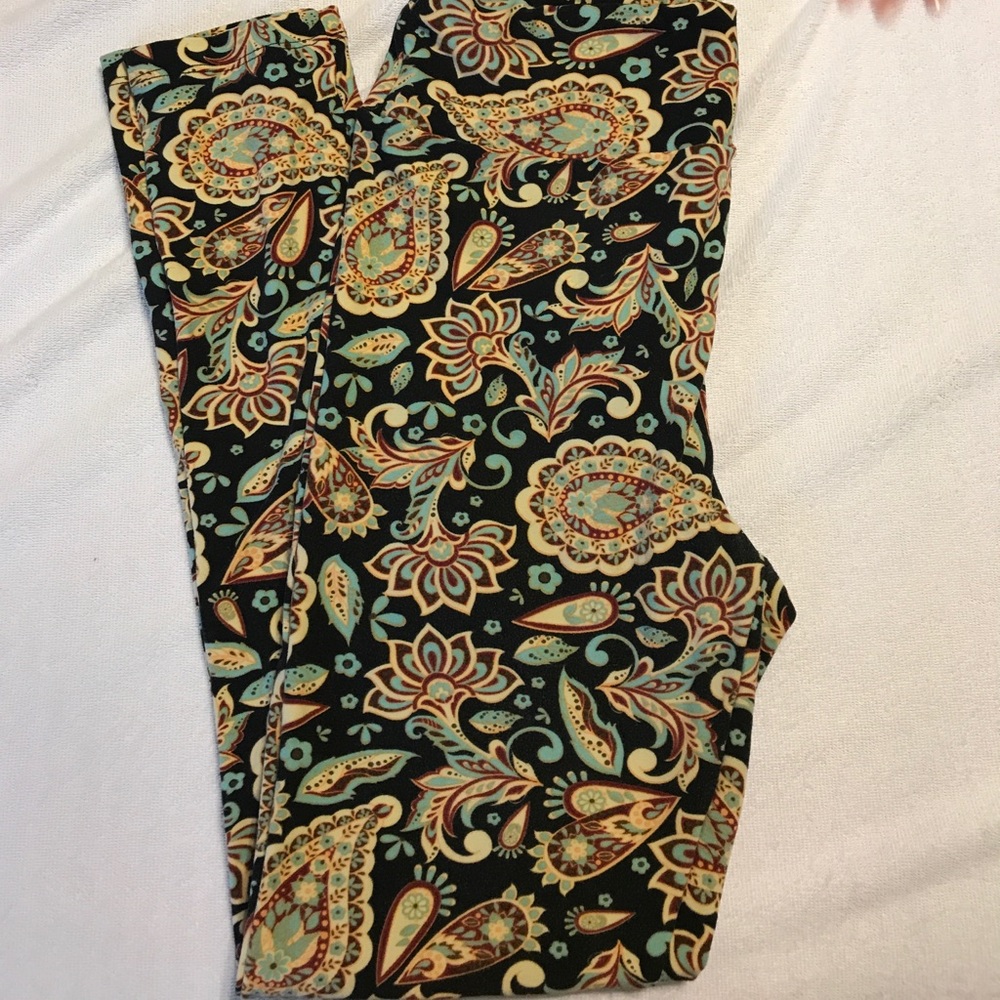 Lularoe paisley leggings