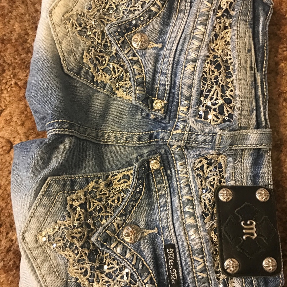 (SOLD) Women's Miss Me Jeans 25x29
