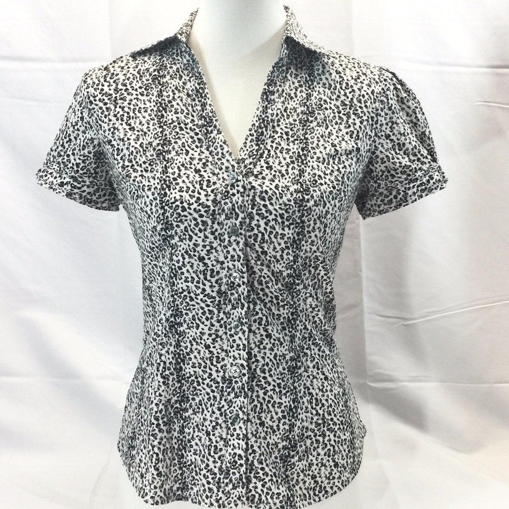 EXPRESS DESIGN STUDIO V NECK CHEETAH PRINT BLOUSE