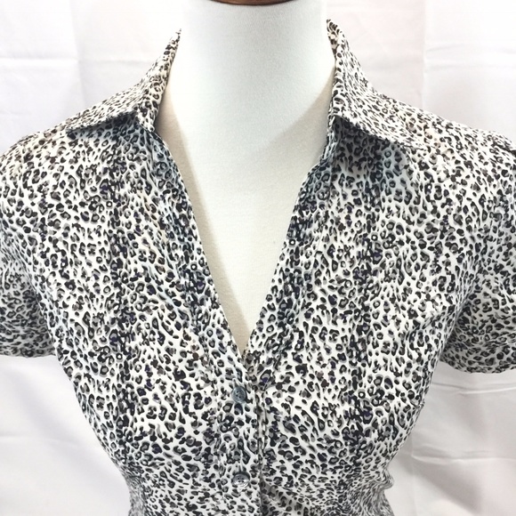 EXPRESS DESIGN STUDIO V NECK CHEETAH PRINT BLOUSE - Picture 2 of 7