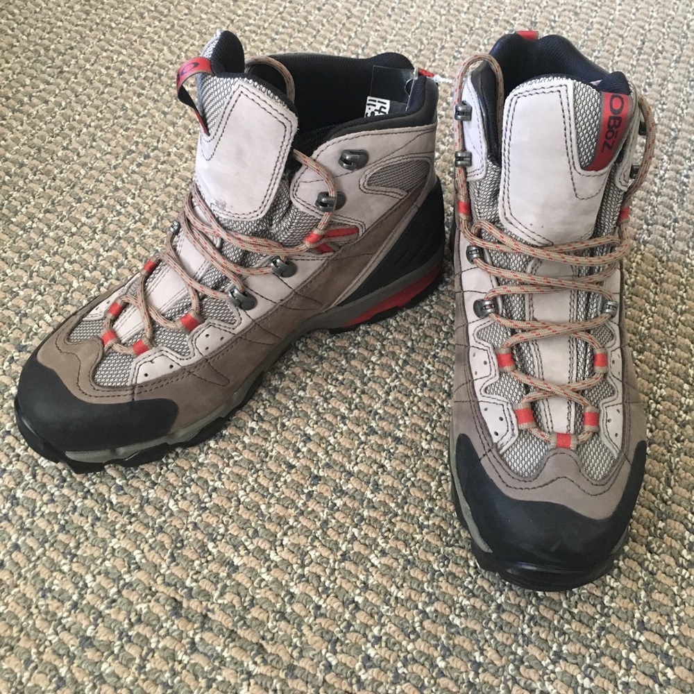 Oboz hiking boots *BRAND NEW*. Wind River style.
