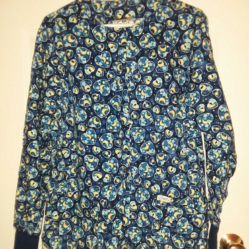 Long sleeve scrub top