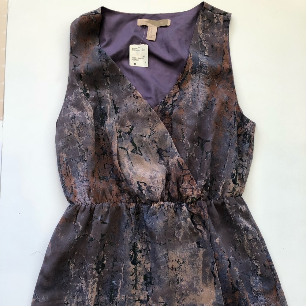 Forever 21 patterned dress with slit and v neck