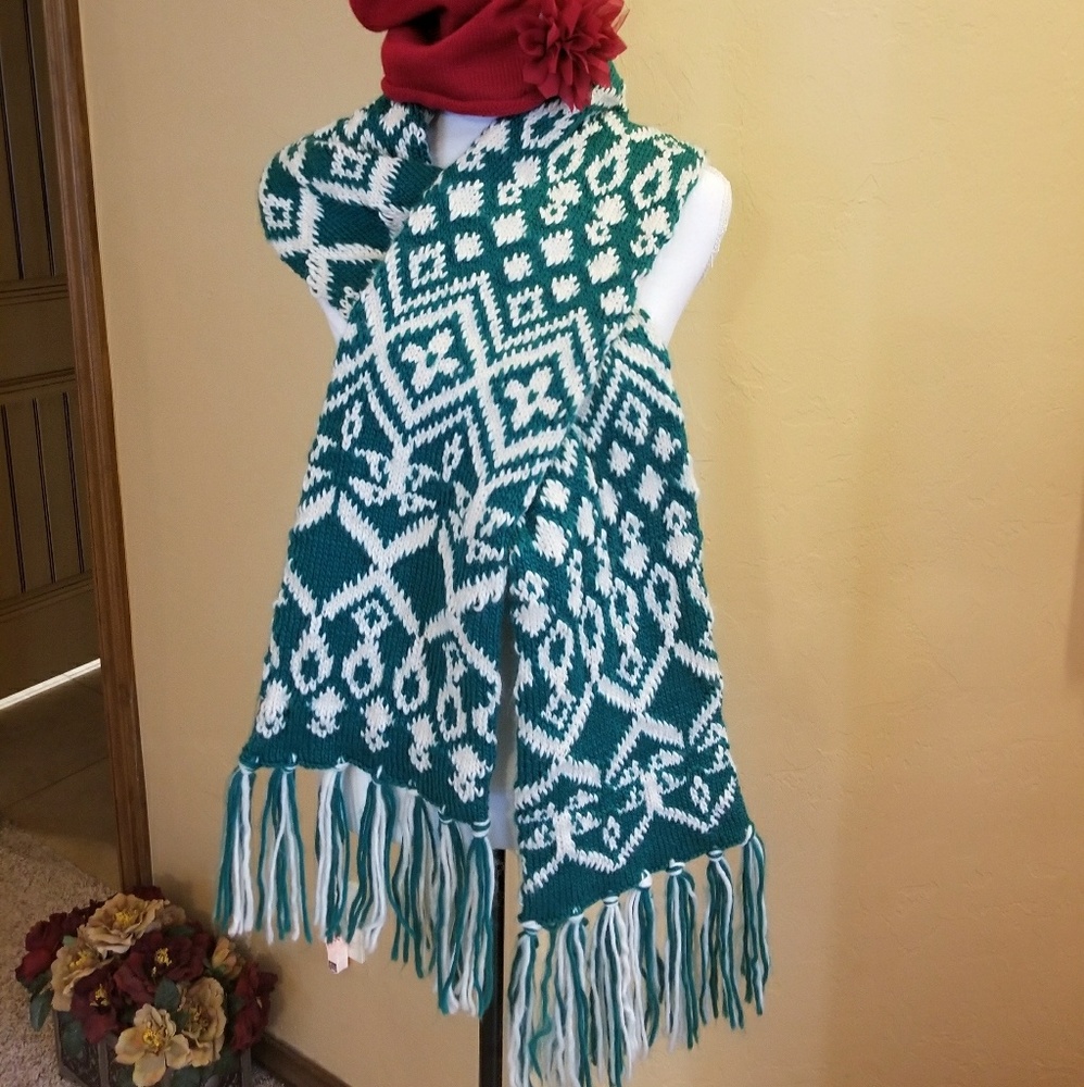 EUC green and white scarf