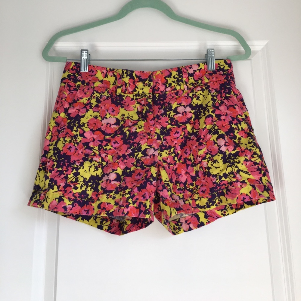 LOFT Floral Shorts • Size 00