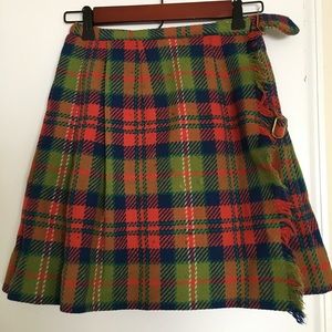 Adorable plaid vintage skirt!