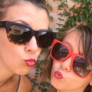 Meet your Posher, Cara