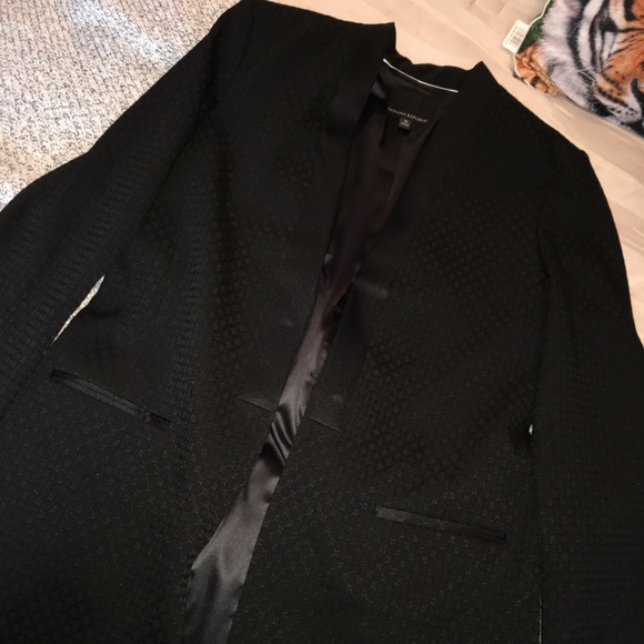 Women's Blazer - Picture 2 of 6