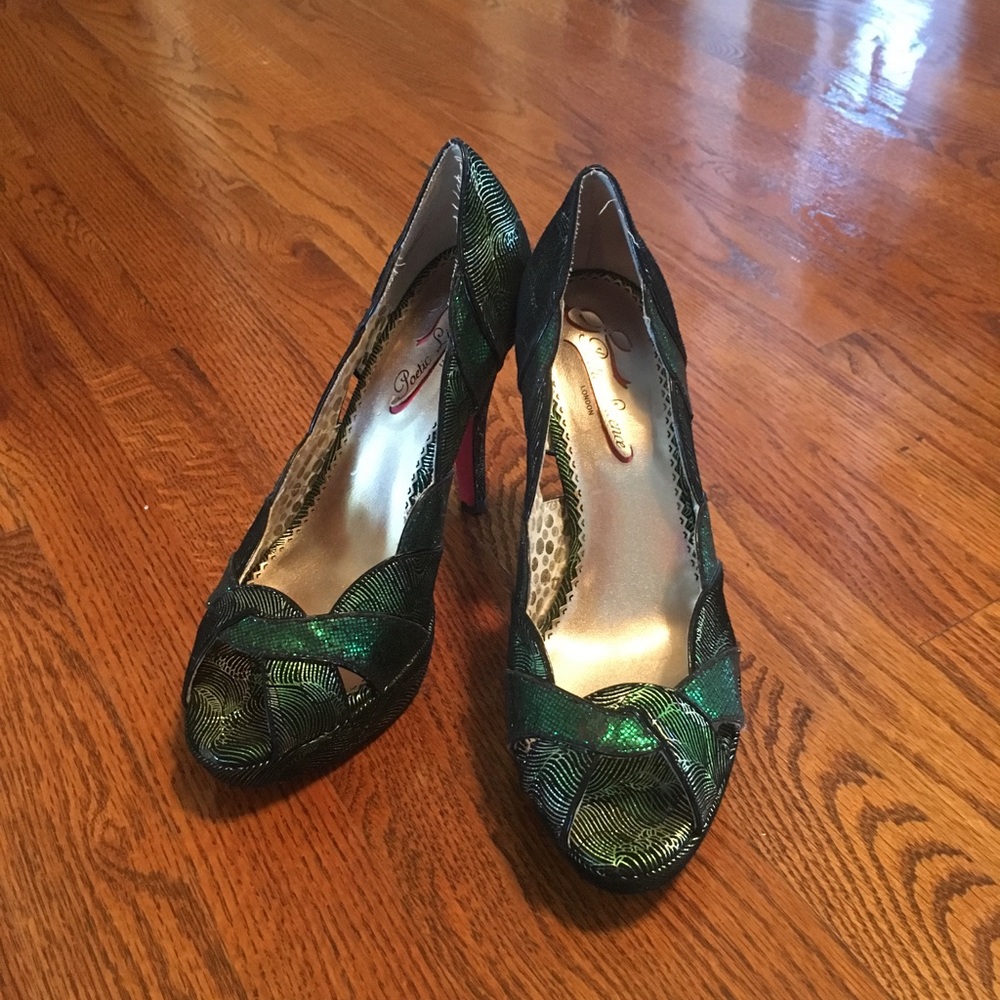 Poetic license heel from buckle size 7.5
