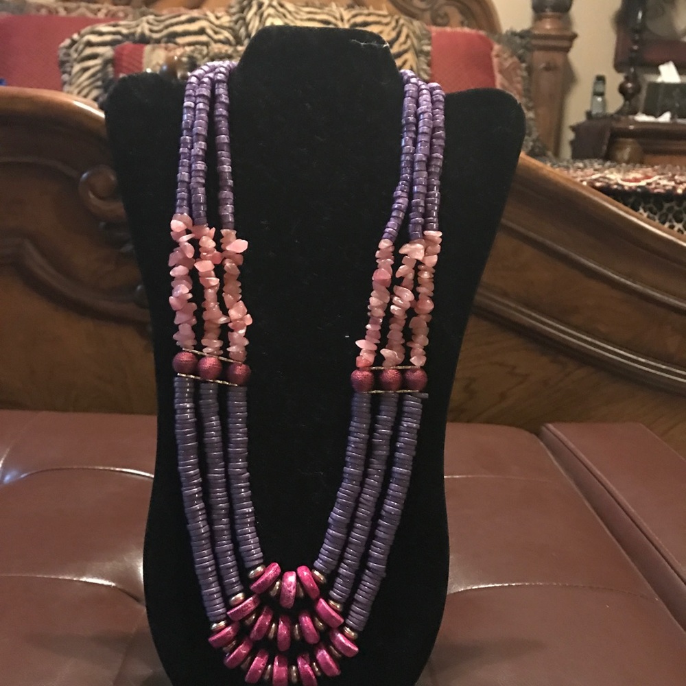 Long mauve and purple Chicos necklace