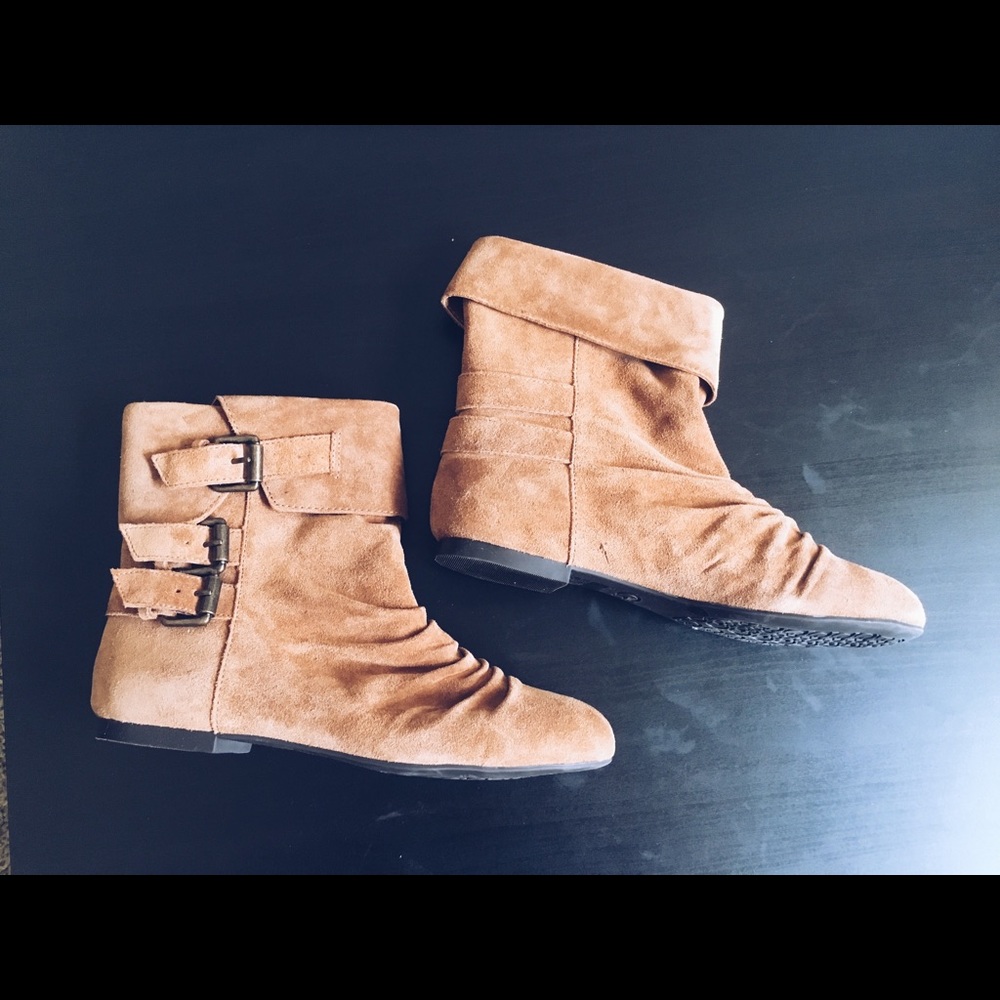 New‼️ Gianni Binni Tan Booties