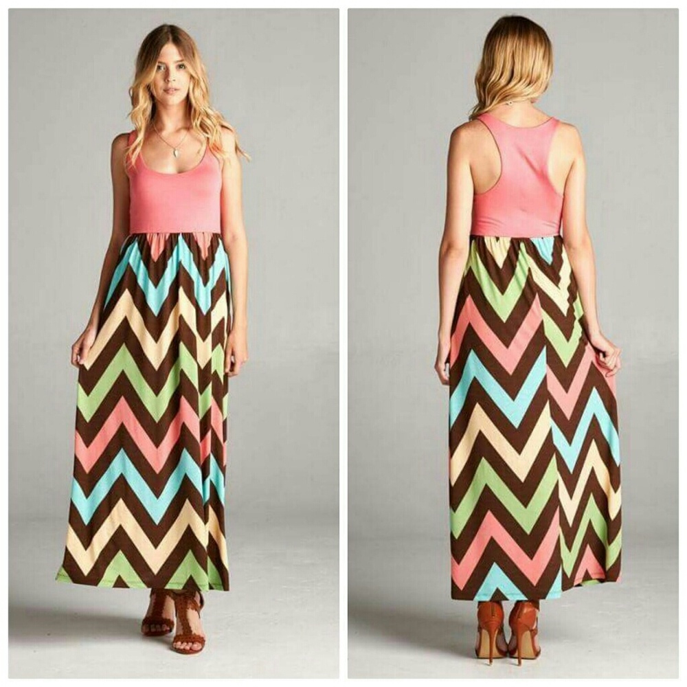 SLEEVELESS SCOOP NECK RACERBACK CHEVRON PRINT MAXI