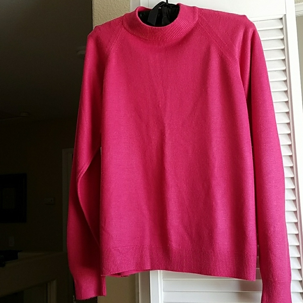 DESIGNERS ORIGINAL SWEATER