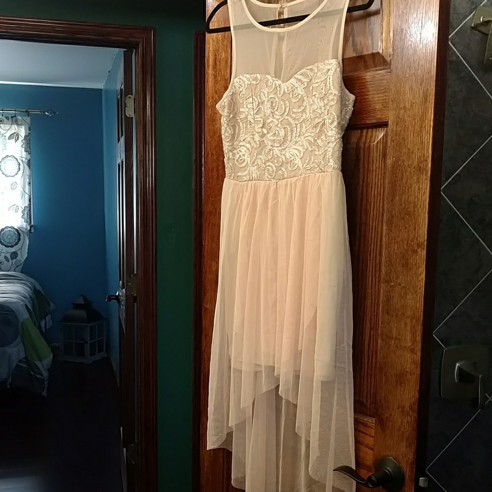 High- low dress