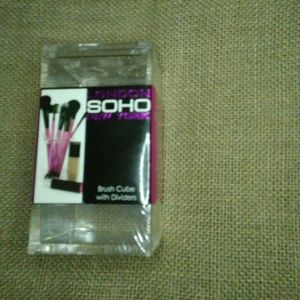 SoHo Makeup brush cube with Dividers