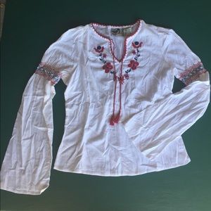 Adorable Roxy embroidered blouse