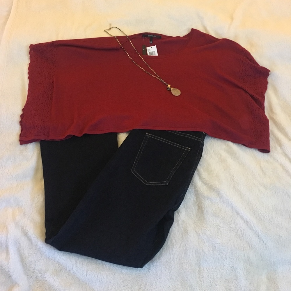 Red short sleeve top! Size large - Picture 2 of 5