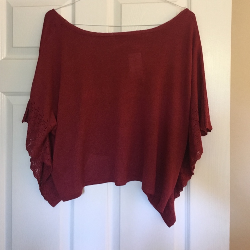 Red short sleeve top! Size large - Picture 4 of 5