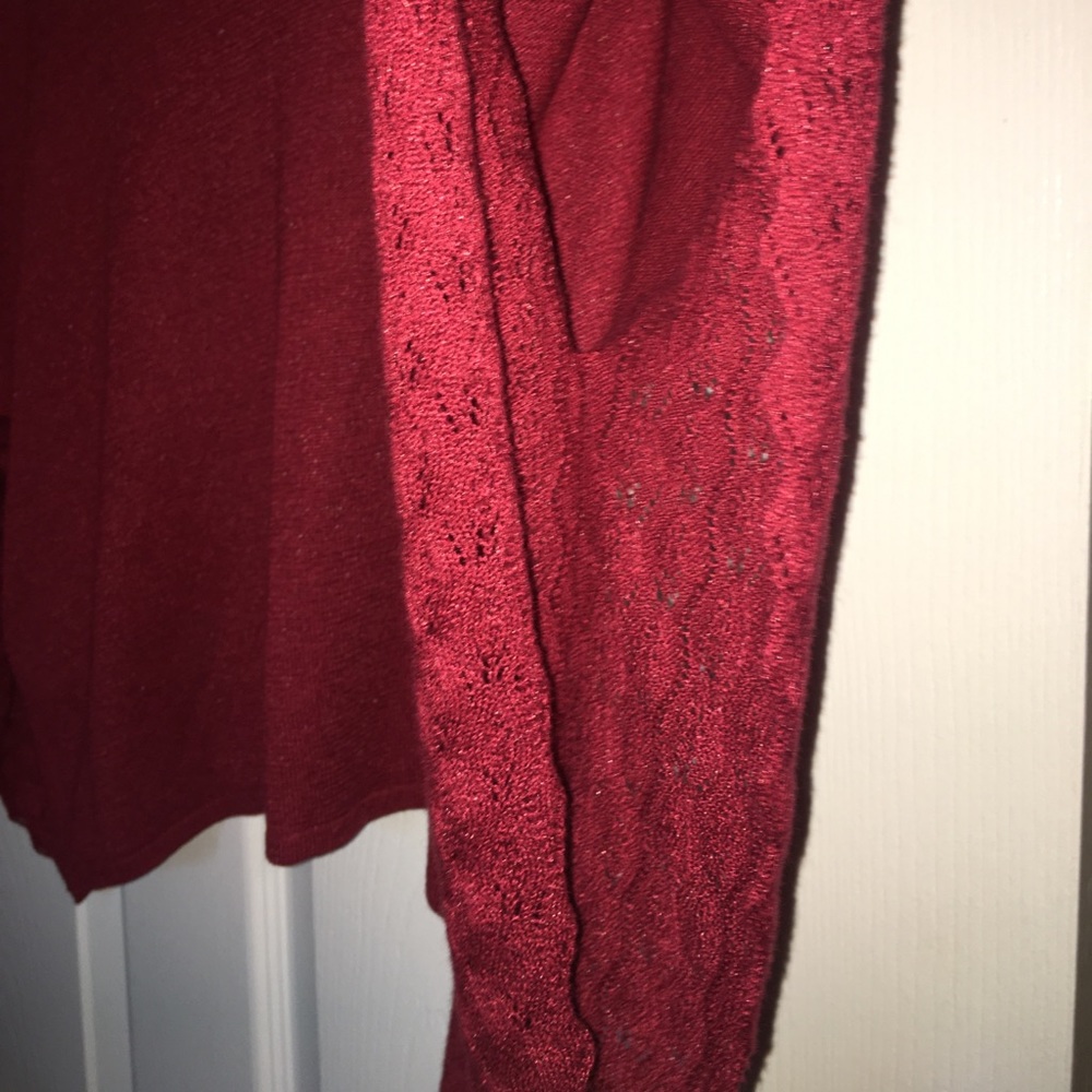 Red short sleeve top! Size large - Picture 5 of 5