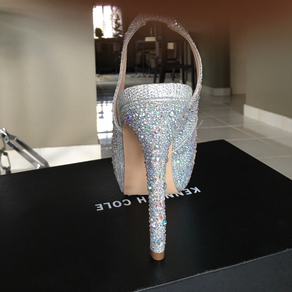 Highheel Silver Shoes - Picture 3 of 6