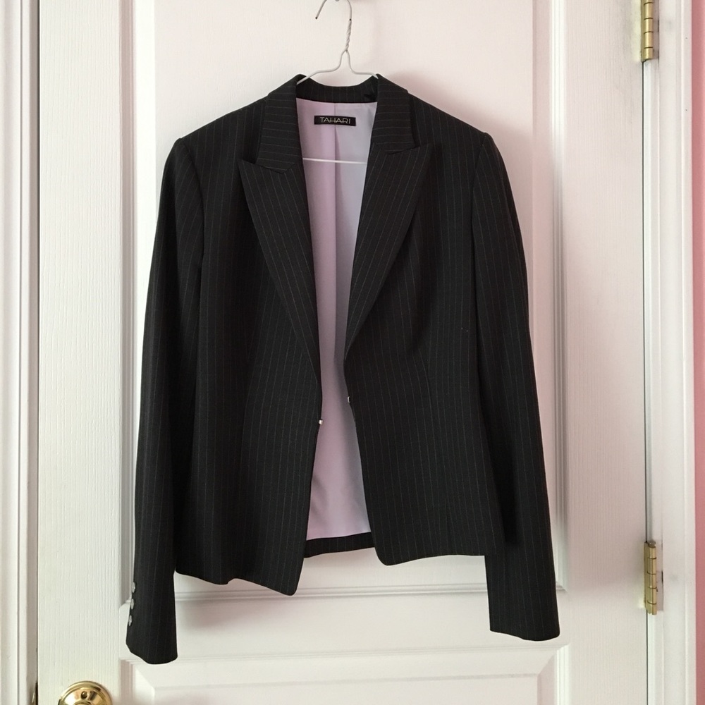 Tahari Blazer