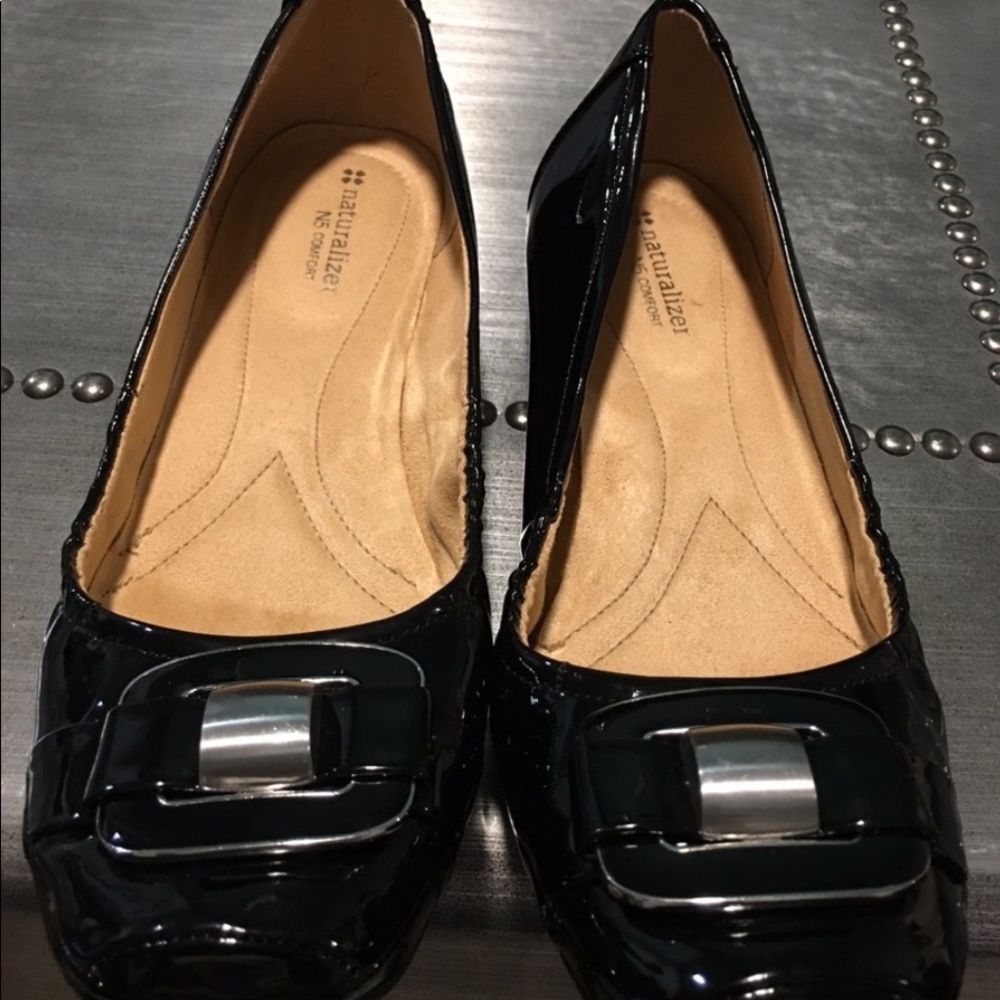 Naturalizer black patent comfort ballet flats