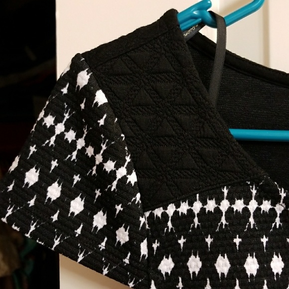 Adorable crop top - Picture 4 of 5