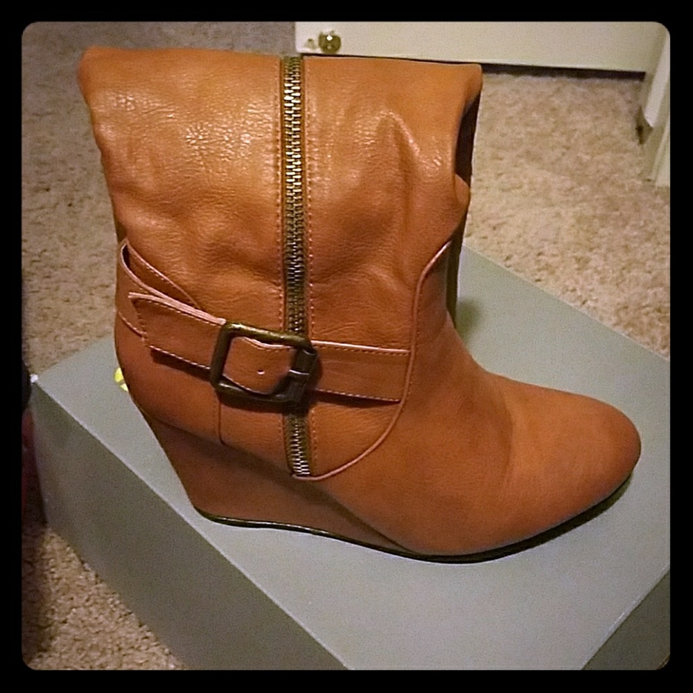 Tan/ brown wedge boots worn once