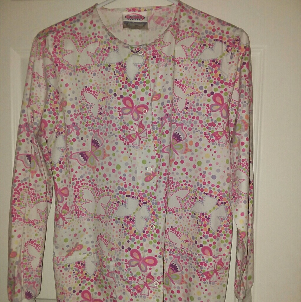 Long sleeve scrub top