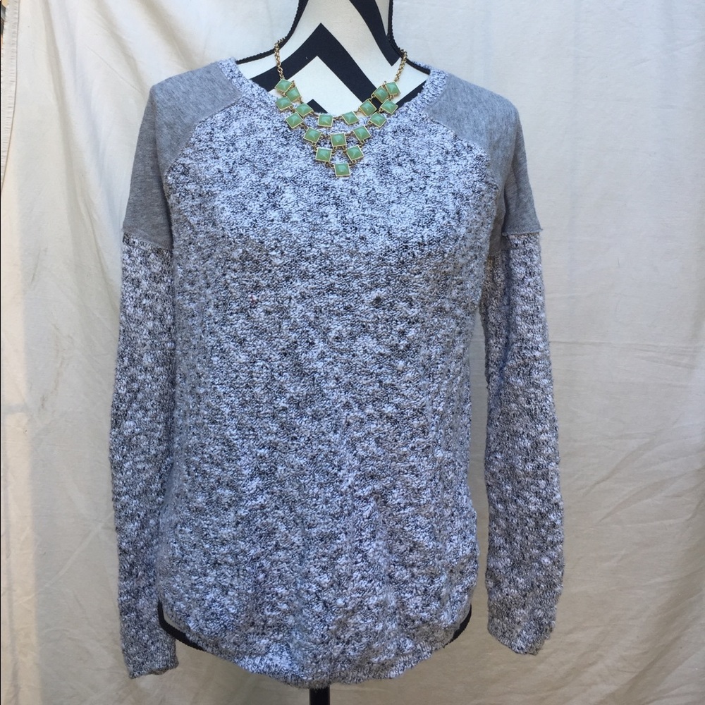 Hollister knit top🌻