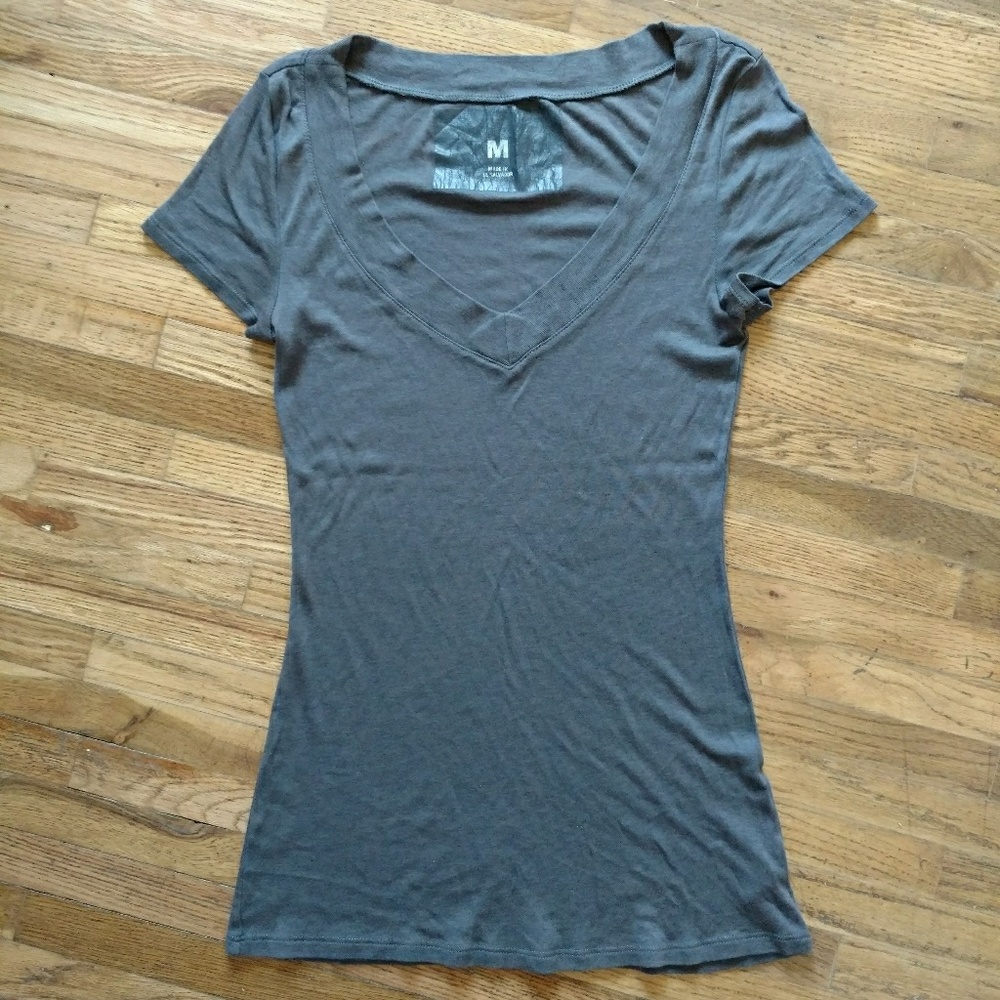 Slim fitting V neck t-shirt