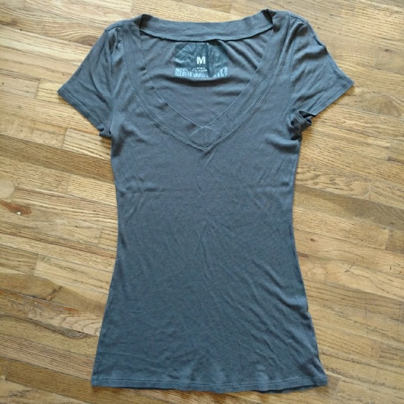Slim fitting V neck t-shirt - Picture 1 of 3
