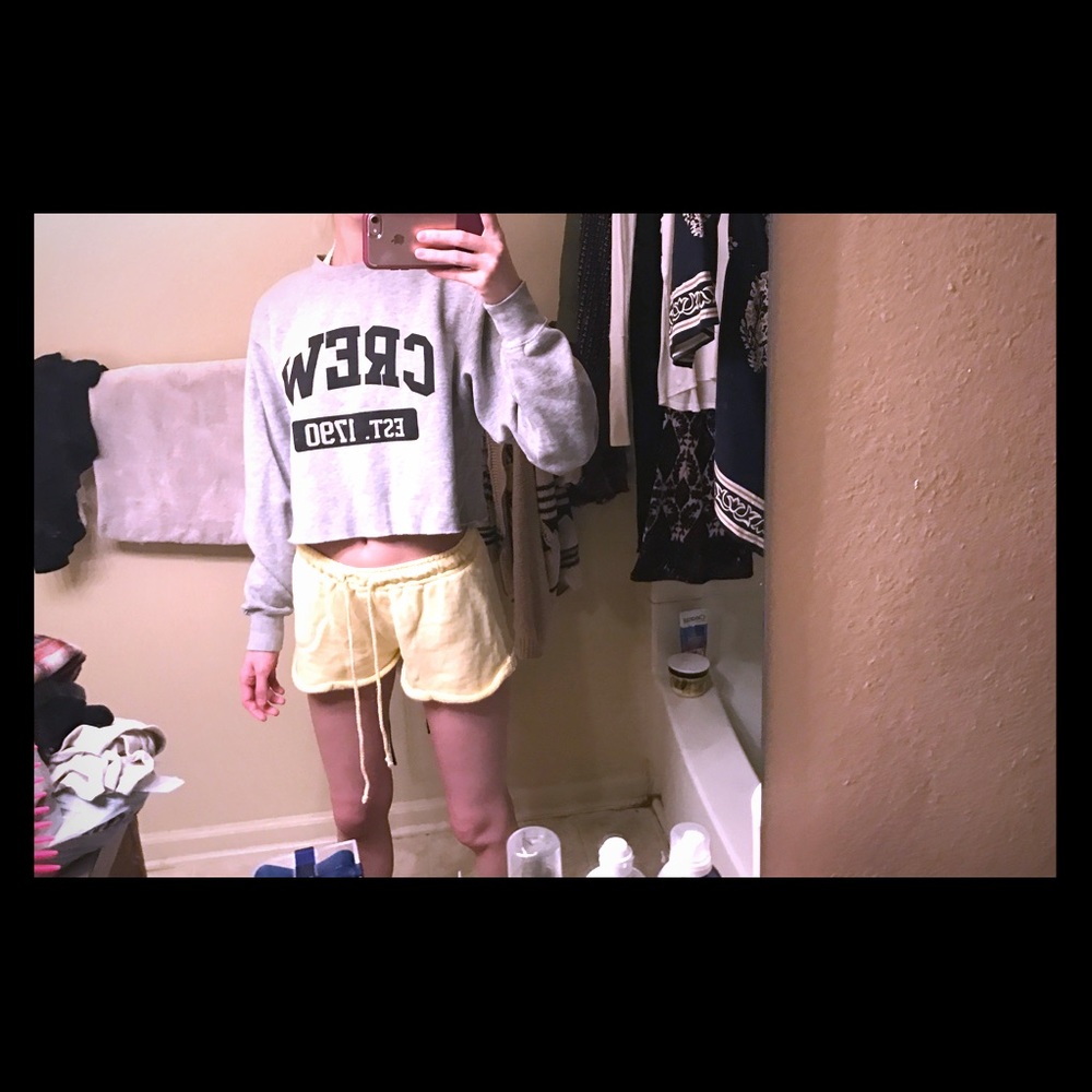 Cropped crew sweatshirt.