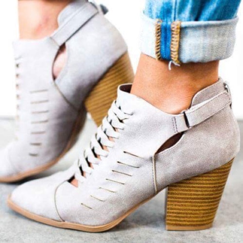 🆕LAST ONE 💔 Taryn Vegan Leather Booties in Gray - Picture 3 of 4