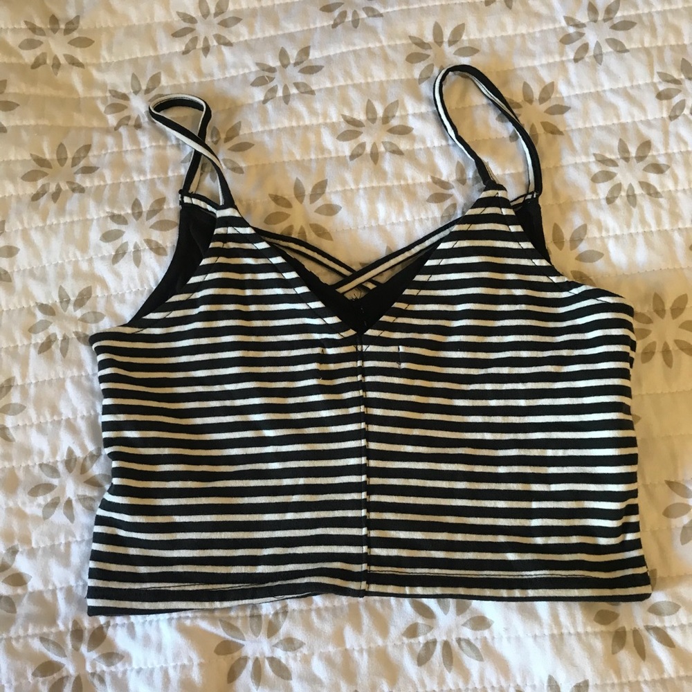 Crop top - Picture 2 of 3