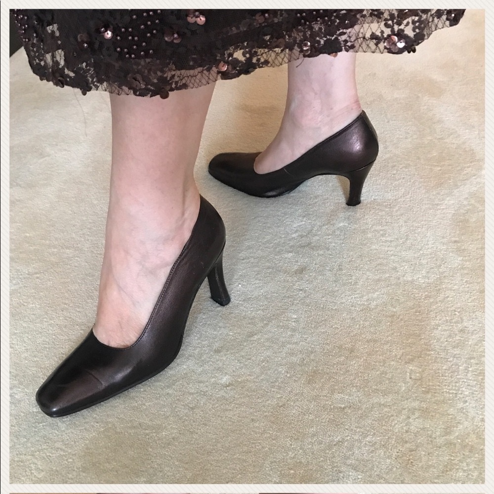 BCBG Max Azaria Collection Vintage Pumps