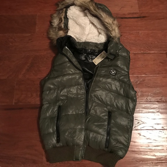 American Eagle Outfitters Jackets & Blazers - Beautiful America Eagle vest with fur hoodie NEW